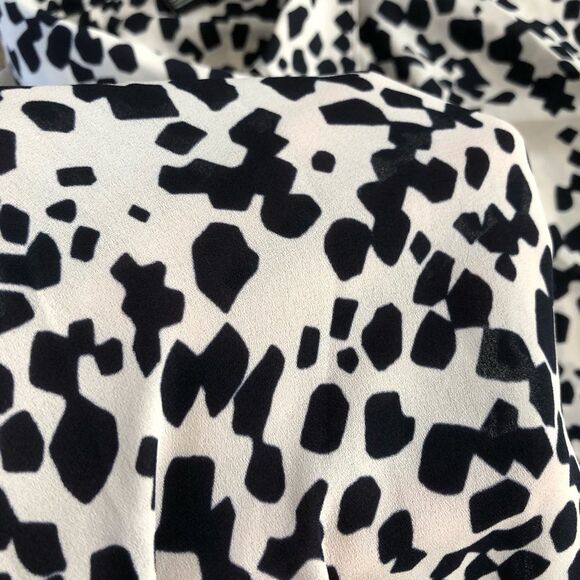 Sleeveless Navy & Cream Leopard Print Button-Down Blouse - Size S, Loose Fit - Picture 2 of 2